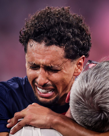 PSG, câştigătoarea Ligii Campionilor: În lacrimi, Marquinhos a savurat acest trofeu venit după „doisprezece ani de suferinţă” - VIDEO