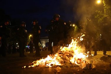 PSG a câştigat Liga Campionilor: 294 de persoane arestate la Paris / O maşină a intrat în mulţimea care sărbătorea victoria la Grenoble