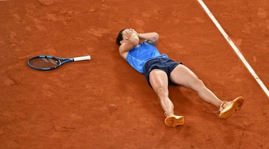 Magie la Paris: Lois Boisson, beneficiară de wild card, a surprins-o pe Andreeva, numărul 6 mondial, şi s-a calificat în semifinale la Roland Garros