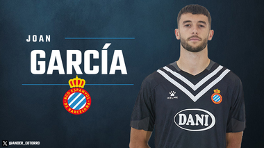 Joan Garcia, portarul de la Espanol care va merge la FC Barcelona - ţinta unor graffiti insultătoare în orăşelul natal