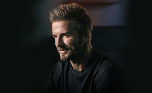 David Beckham va primi titlul de cavaler din partea regelui Charles