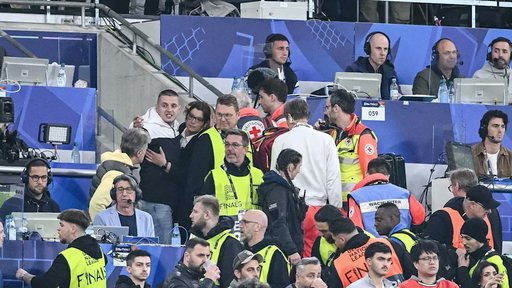 Tragedie la stadionul din Munchen în timpul finalei Ligii Naţiunilor: Un suporter a murit după ce a căzut de la mare înălţime