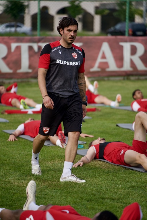 Superliga: Preparator fizic din Spania la Dinamo. Cine va fi antrenor cu portarii