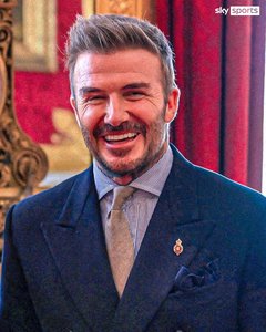 Sir David Beckham. Fostul mare fotbalist englez a primit titlul de cavaler: Nu mi-aş fi putut imagina niciodată că voi avea o astfel de onoare