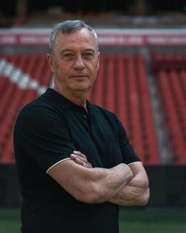 Mircea Rednic este noul antrenor al echipei Standard Liege