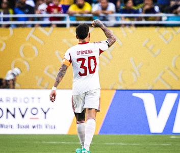 Cupa Mondială a Cluburilor: Trei cartonaşe roşii, goluri şi o revenire spectaculoasă. Benfica a remizat cu Boca Juniors, scor 2-2 / Flamengo a învins Esperance Tunis