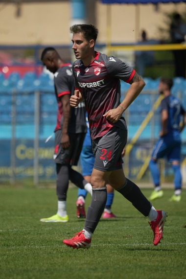 Dinamo a învins CS Afumaţi, scor 1-0, într-un meci amical