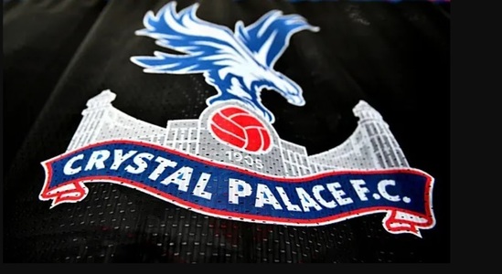Crystal Palace a confirmat vânzarea acţiunilor lui John Textor către patronul echipei de fotbal american New York Jets