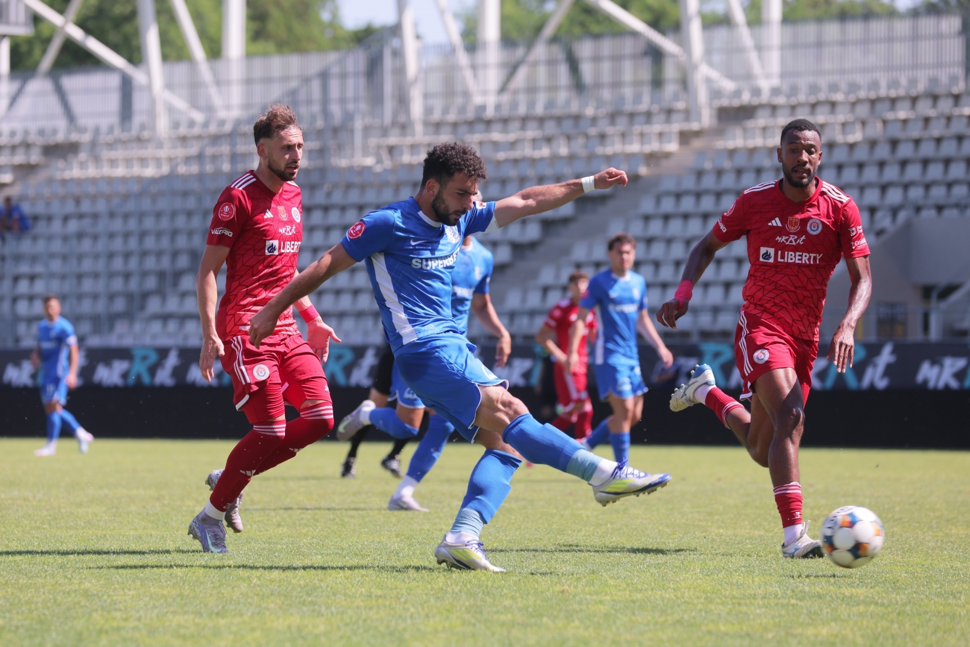 Farul Constanţa a învins Oţelul, scor 2-1, într-un meci amical