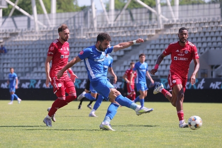 Farul Constanţa a învins Oţelul, scor 2-1, într-un meci amical
