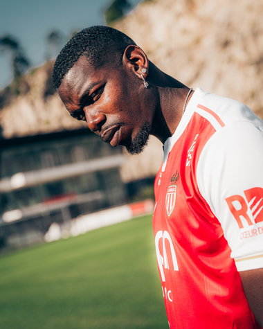 Pogba a ajuns la AS Monaco după ce i s-a încheiat suspendarea pentru dopaj. Fotbalistul a plâns la semnarea contractului - VIDEO