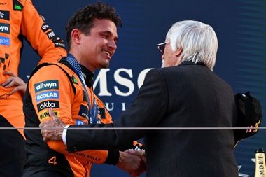 F!: Bernie Ecclestone a avut prima sa apariţie pe un podium al Formulei 1 la 94 de ani