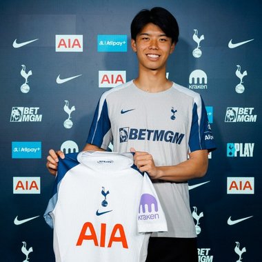 Japonezul Kota Takai, noul coleg al lui Drăguşin la Tottenham