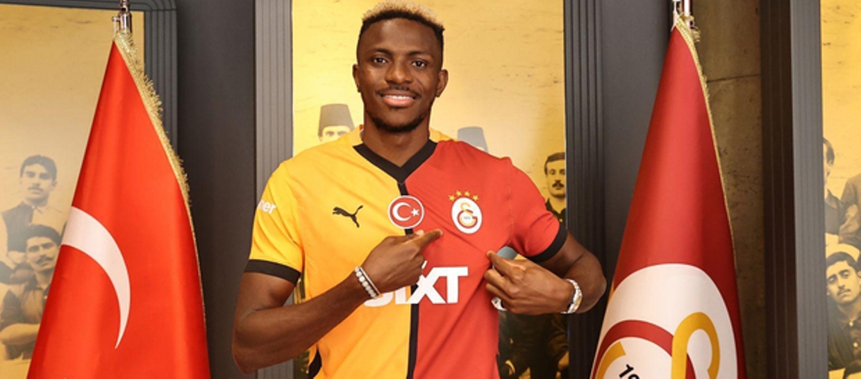 Atacantul Victor Osimhen vrea să rămână la Galatasaray, dar Napoli cere prea mulţi bani