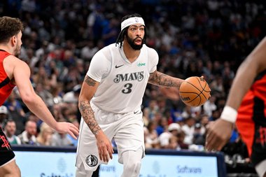 NBA: Anthony Davis a fost operat pentru o dezlipire de retină