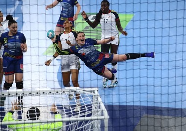 Handbal feminin: România, debut cu victorie la CE under 19, din Muntenegru