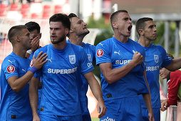 Superliga: Universitatea Craiova, 3-3 în deplasare cu UTA Arad, după ce a condus cu 3-0. Arădenii au marcat cele trei goluri începând din minutul 81 / Jocul, întrerupt câteva minute după ce unui spectator i s-a făcut rău
