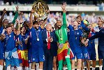 Cupa Mondială a Cluburilor: Donald Trump, aplaudat şi huiduit la finala dintre PSG şi Chelsea. El a înmânat medaliile şi a urcat pe podium cu câştigătorii