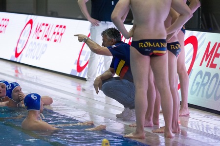 Polo: România, învinsă de campioana olimpică Serbia în ultimul meci din grupa A şi va continua în faza play-off a CM din Singapore