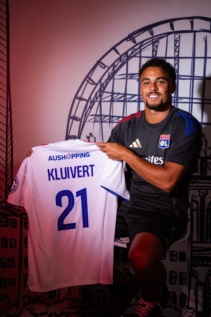 Ruben Kluivert, fiul lui Patrick Kluivert, a semnat cu Olympique Lyon până în 2030