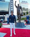 Fotbal american: New England Patriots a dezvăluit o statuie uriaşă a lui Tom Brady în faţa stadionului Gillette din Foxborough