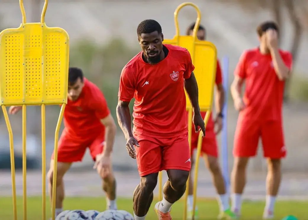 Serge Aurier, abia ajuns în Iran, suferă de hepatita B şi va fi indisponibil şase luni