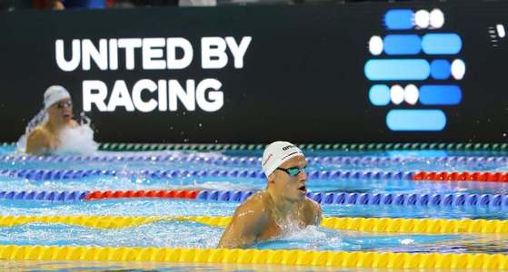Nataţie: Robert Badea s-a calificat în finala probei de 400 m mixt la Campionatul Mondial de juniori