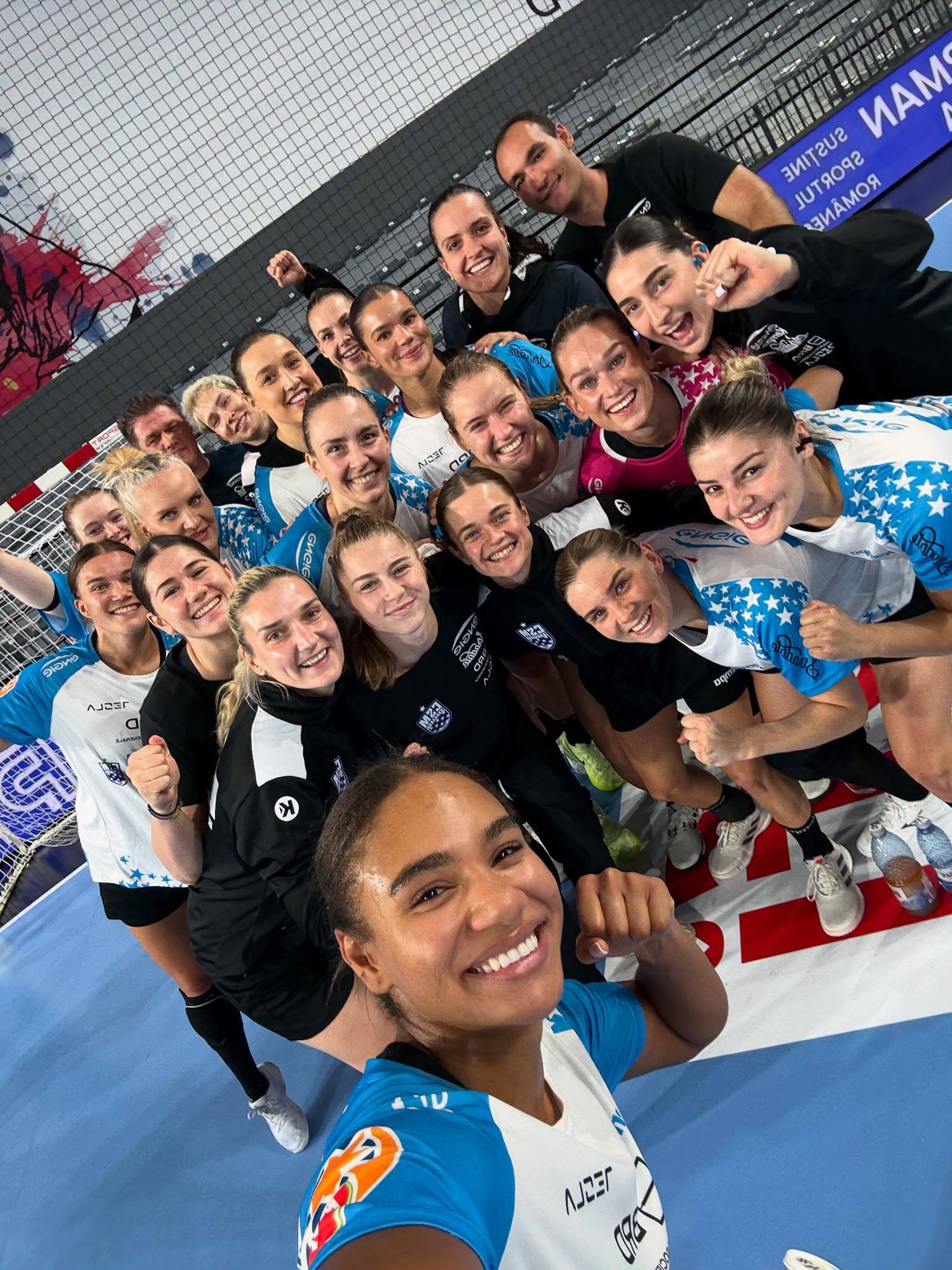 Handbal feminin: Campioana CSM Bucureşti câştigă a 7-a Supercupă a României, după finala decisă în prelungiri cu Gloria Bistriţa