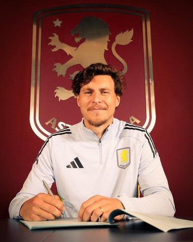 Mercato: Fundaşul suedez Victor Lindelöf a semnat cu Aston Villa