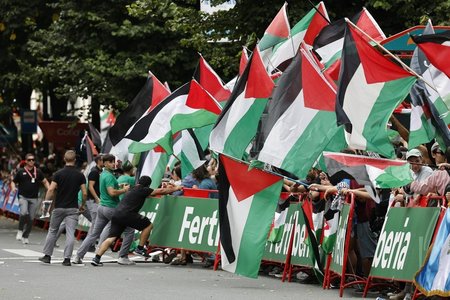 Turul Spaniei, fără câştigător în etapa a 11-a. Manifestanţi pro-palestinieni au perturbat linia de sosire