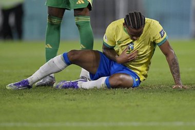 „M-am simţit rău”. Joao Pedro a vomitat după ce s-a ciocnit cu un coechipier la meciul Braziliei cu Chile