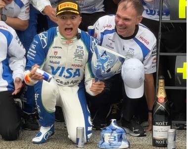 Formula 1: Hadjar vrea să păstreze trofeul spart de la GP-ul Ţărilor de Jos. "Voi primi unul nou, ştiu asta, dar îl vreau pe cel spart..."