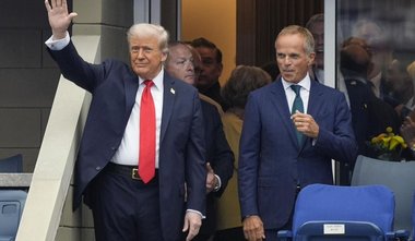 Startul finalei US Open, întârziat din motive de securitate. Donald Trump a fost aclamat, dar şi huiduit în arenă