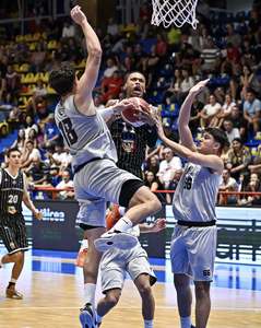 Baschet masculin: U BT Cluj, victorie şi cu AEK Atena, câştigă turneul amical ”Nurvil Autumn Cup”