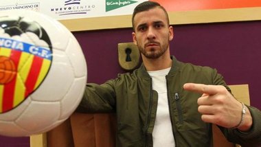 „Nu are sens să trăiesc o nouă experienţă fără ei”, un fost portar al echipei Valencia se retrage din activitate pentru a sta alături de fetiţa sa bolnavă