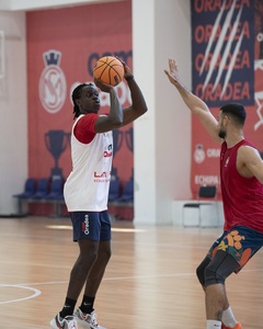 Baschet masculin: Vicecampioana CSM Oradea, învinsă în deplasare de campioana Ungariei, Szolnoki Olajbanyasz