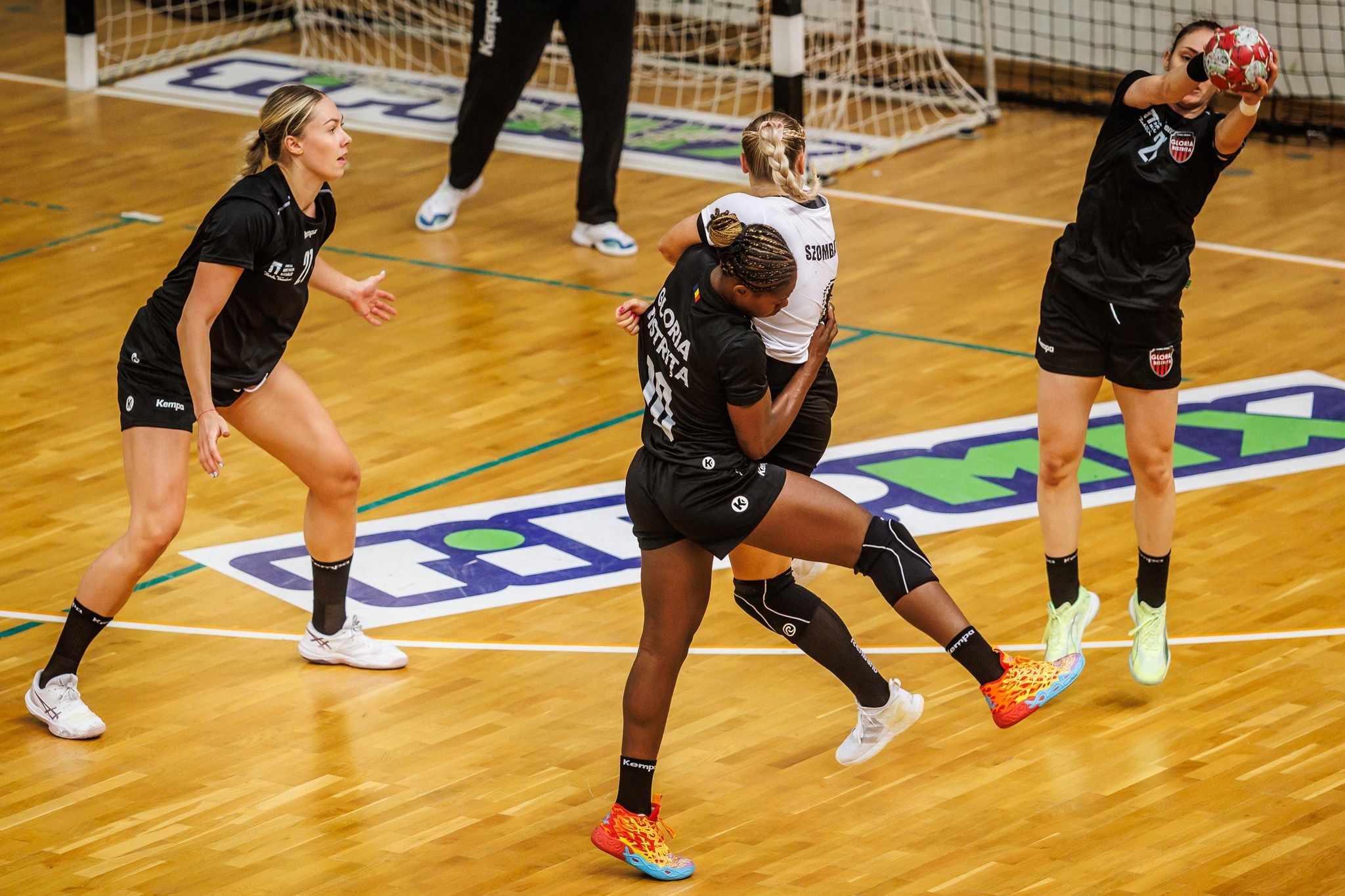 Handbal feminin: Gloria Bistriţa, a doua victorie în grupa A a Ligii Campionilor, în deplasare, cu DVSC Debrecen
