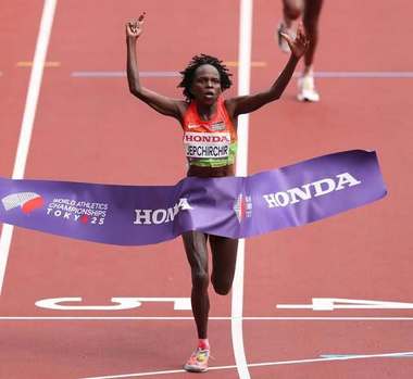 Campioană olimpică în 2021, sportiva kenyană Peres Jepchirchir a câştigat titlul mondial la maraton / Surpriza de pe locul 3