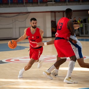 Baschet masculin: Vicecampioana CSM Oradea, învinsă de Antwerp Giants şi eliminată din preliminariile Ligii Campionilor