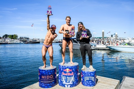 Cătălin Preda, locul 2 la etapa de la Boston din circuitul Red Bull Cliff Diving 