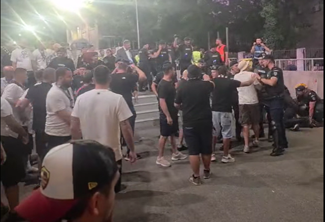Meciul Rapid – Hermannstadt: Trei suporteri rapidişti, sancţionaţi cu amenzi în valoare de 4300 de lei / Cei trei au fost agresivi după ce au aflat că Rapid nu le permite accesul în stadion cu recuzită