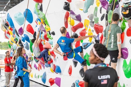 Două medalii de aur şi una de bronz pentru România la Campionatele Mondiale de Escaladă şi Para-Escaladă IFSC 2025 