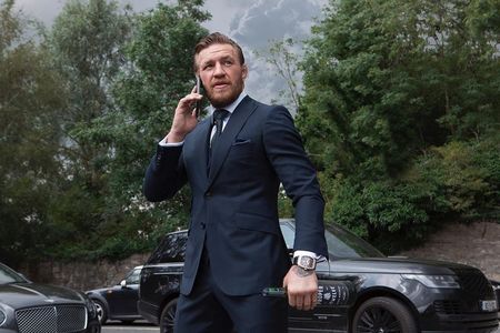 100 cu 100: Conor McGregor vrea bani mulţi şi avantaje pentru familie şi prieteni pentru a participa la evenimentul UFC de la Casa Albă