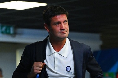 Italia: Cristi Chivu – fără reguli, fără limite, fără teamă, sau cum îi ţine românul „în priză” pe jucătorii lui Inter Milano