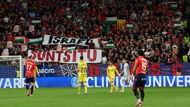 Banner anti-Israel şi mingi de tenis aruncate în teren: meciul din LaLiga, Osasuna-Getafe, a fost întrerupt pentru scurt timp