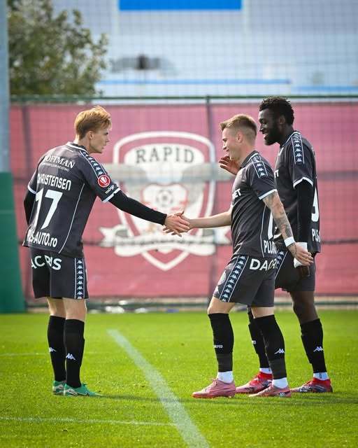 Rapid a învins CS Tunari, scor 6-3, într-un meci amical / CFR Cluj a dispus de Gloria Bistriţa, scor 3-0