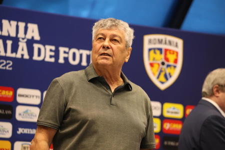 „Aţi jucat cu o inteligenţă extraordinară” - discursul lui Mircea Lucescu în vestiar, după victoria cu Austria - VIDEO