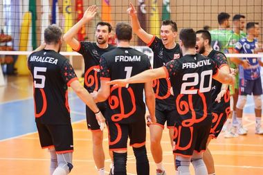 Volei masculin: Campioana Dinamo Bucureşti, victorie în amical cu Dunav Ruse şi prezentarea lotului