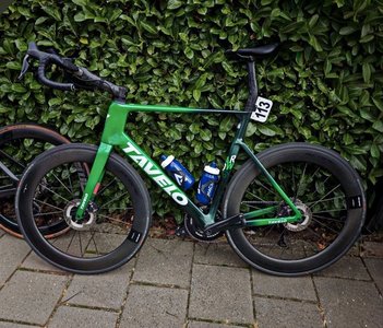 Turul Olandei: Un ciclist a fost descalificat pentru o tijă de şa neconformă/ Echipa sa a depus recurs