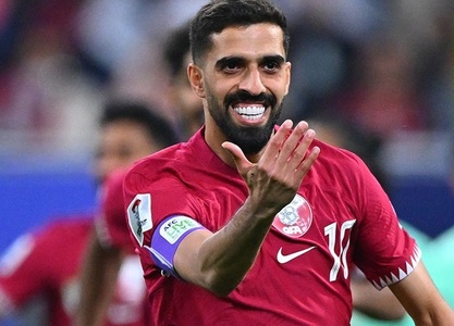 Cel mai selecţionat jucător din Qatar, Hassan Al Haydos, promite că va construi o şcoală şi o sală de sport în Gaza